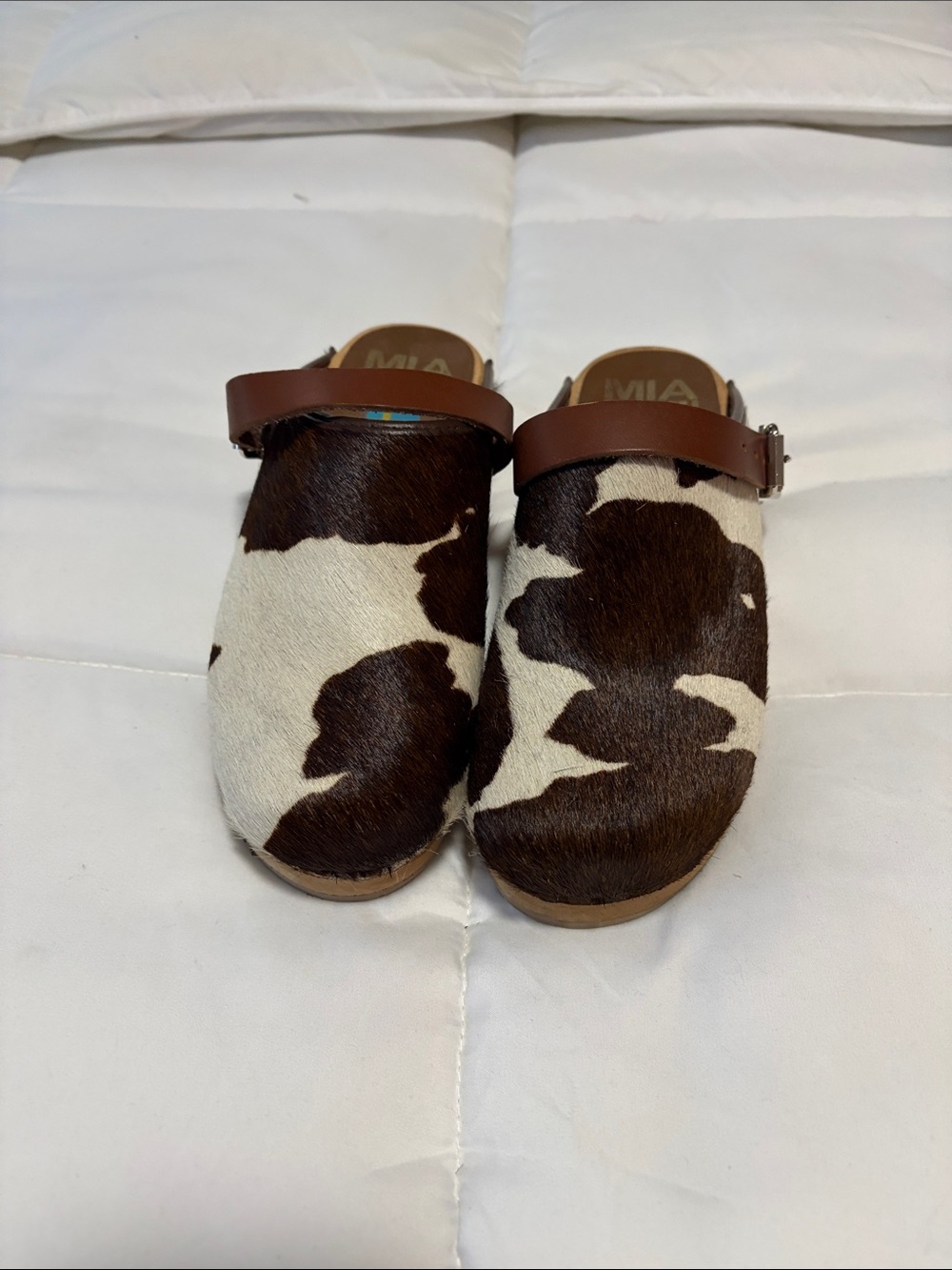 MIA Women’s Cowhide Slip-On Clogs in Brown & White